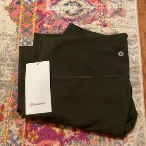 NWT- wunder under HR tight 28".